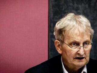 Eberhard van der Laan legt per direct werk neer