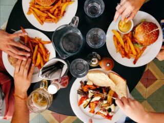 10 herkenbare eet-irritaties waardoor je gillend van tafel wilt rennen