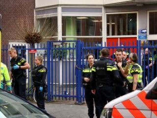 16-jarig meisje doodgeschoten bij school Rotterdam-West