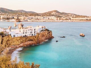 Spanje wil eind juni weer open voor toeristen