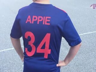 'Nouri's voetbalpleintje' in Geuzenveld heet nu officieel A. Nouri-plein