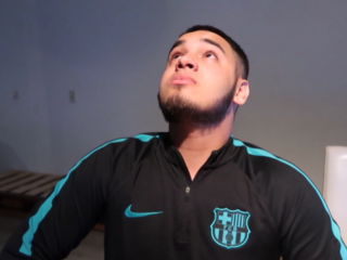 VIDEO: YousToub vertelt persoonlijk en emotioneel verhaal over zijn vader