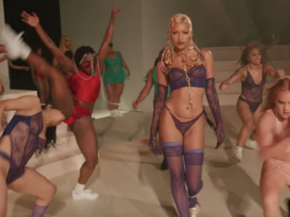 Dit zijn de eerste beelden van Riri's Savage x Fenty show en het is lit