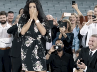 Personal trainer doet huwelijksaanzoek zoals je nog nooit gezien hebt