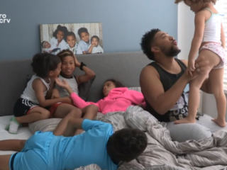 Alleenstaande papa Jay zorgt voor zijn 5 kinderen: "Soms voel ik me een octopus"