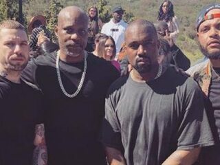 DMX leidt gebed bij Kanye's Sunday Service