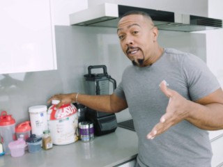 Timbaland viel 59 kilo af na afkicken van pijnstillers en leeft nu gezond