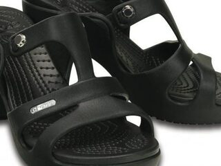 Crocs a.k.a de plastic klomp is terug, maar dan met hoge hakken