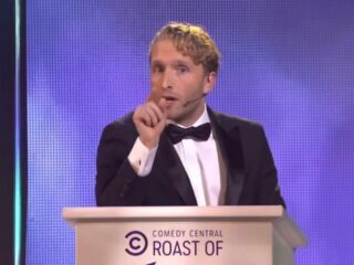 Peter Pannekoek roast Johnny de Mol en is genadeloos