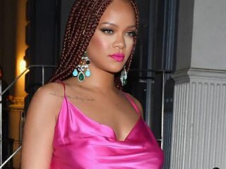 Rihanna schittert tijdens de lancering van eigen kledingcollectie