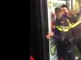 'Dertien agenten ingezet voor jongen met broodje'