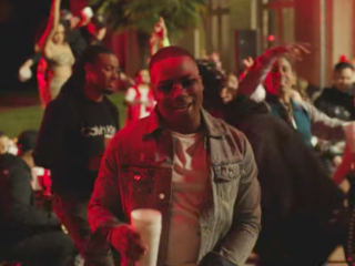 KM, Frenna en Jonna Fraser de DiXte met baile funk-achtige tune 'Mamacita'