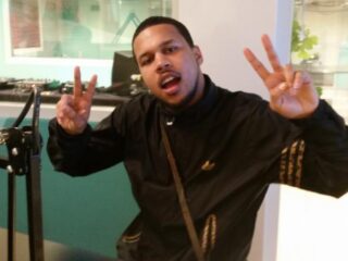 Bokoesam: "Soms aan de pampers, soms in de muziekstudio"