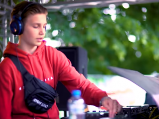 Nederlandse Daan (14) jongste dj ooit op festival in China