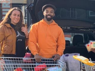 Lorenzo helpt mensen aan boodschappen: "Sommigen hebben het echt moeilijk"