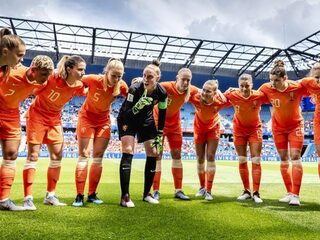 Oranje Leeuwinnen gaan als groepswinnaar door op WK!