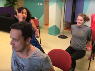 Morad & Shay’s Summerbody Workout: Stoel Workout