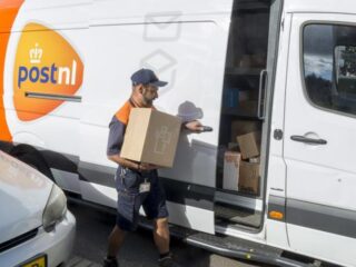 Pakketjes bezorgen is keihard strijden: dit zijn de grootste irritaties