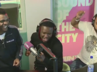 Broederliefde is AAN in dit Karaokespel vol verrassingen