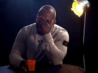 Melvin Manhoef in verlegenheid gebracht door Supergaande