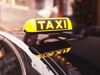 Amsterdams taxibedrijf begint dienst met alleen maar vrouwelijke chauffeurs