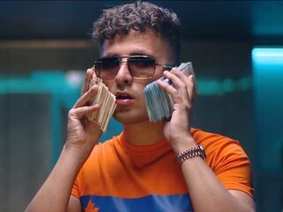 Armoo(wasright) releast video van Me Jongens met KM (SFB)