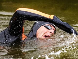 Van der Weijden zwemt 163 kilometer voor kankeronderzoek