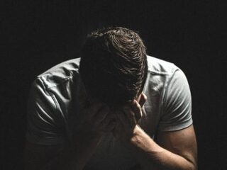 Dilemma: Wat doe je als je schoonfamilie je niet mag omdat je 'laagopgeleid' bent?