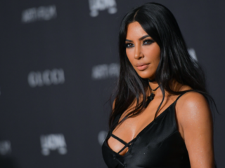 Kim K. deelt schattige foto van Psalm met grote zus North en broer Saint