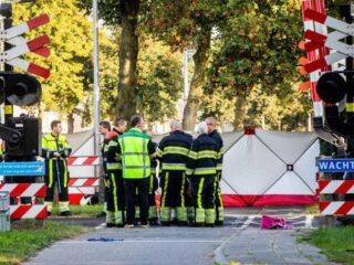 Vier kinderen overleden na treinongeval met elektrische bakfiets van kinderopvang