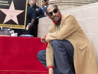 Snoop Dogg ontvangt ster op Hollywood Walk of Fame en bedankt zichzelf
