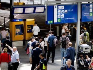 NS stopt met verplicht saldo op OV-chipkaart