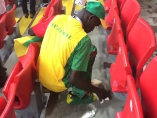Senegalese voetbalfans ruimen stadion op na eerste WK-winst in Rusland