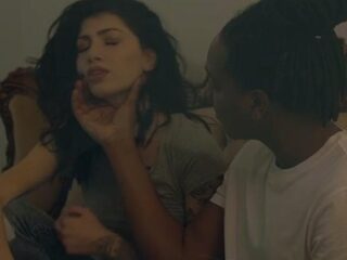 Monica Geuze brengt 'Nu Of Nooit' uit met Ruben Annink en Jonna Fraser