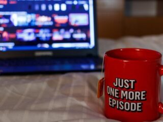 Netflix test shufflefunctie in de app voor als je niet kan kiezen