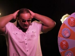 Funny: Supergaande voelt Lexxxus aan de tand over seksleven