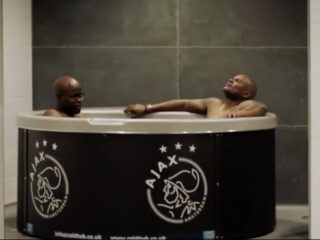 Jandino en Roué doen warming-up voor de Klassieker: Feyenoord - Ajax