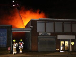 Grote brand bij legale wietkwekerij in Rotterdam