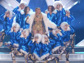 Jennifer Lopez doet iconische medley van haar beste hits op de MTV VMA's