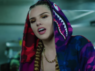 FamkeLouise: "Ze mogen haten, maar ik laat zien dat het me niet kan schelen"