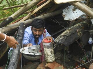 Cycloon eist tientallen doden in India en Bangladesh, miljoenen mensen geëvacueerd