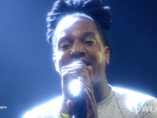 VIDEO: Jonna Fraser treedt op met liveband op Lowlands