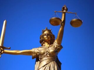 Bizar: man krijgt slechts vier jaar celstraf voor misbruik eigen kinderen