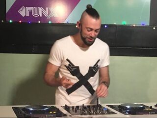 Vato Gonzalez brengt zijn laatste Dirty House Mixtape uit: ''Er verandert veel in tien jaar.''