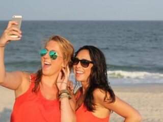 STEM: Ga jij schermloos je vakantie door of gaat Insta-/Snaplife nonstop door?