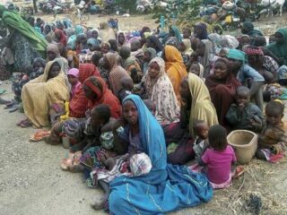 Nigeriaans leger bevrijdt 76 schoolmeisjes uit handen van Boko Haram