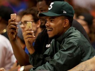 Chance the Rapper verrast 17-jarig ziek meisje met Coldplay-kaartje