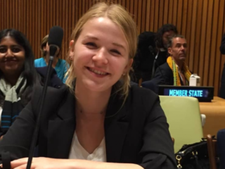 Sara (17) chilt met wereldleiders om bewustzijn te creëren over klimaatverandering