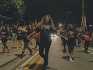 Ciara danst zich los in videoclip van Dose