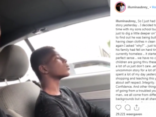 Man neemt zoons pester onder zijn hoede als hij erachter komt dat de jongen dakloos is